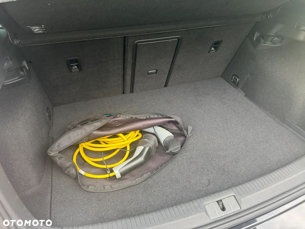 Volkswagen Golf - 31