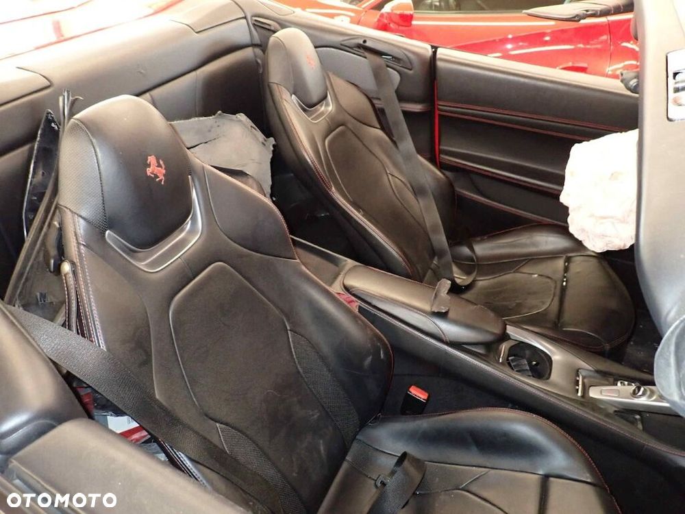 Ferrari Portofino - 11