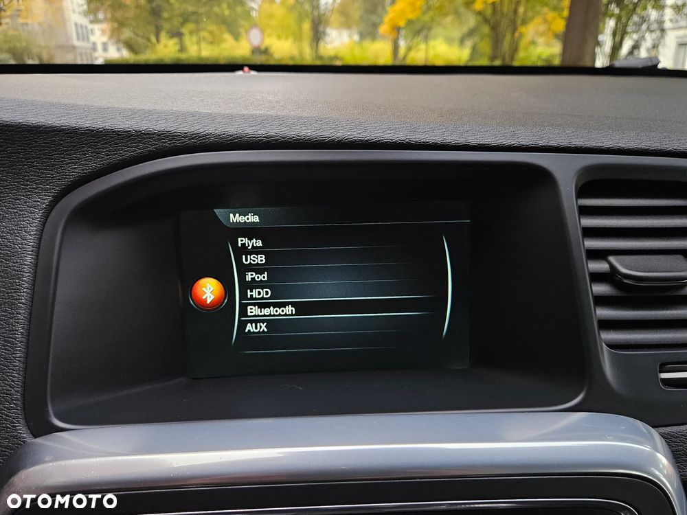 Volvo V60 D4 Drive-E Momentum - 31