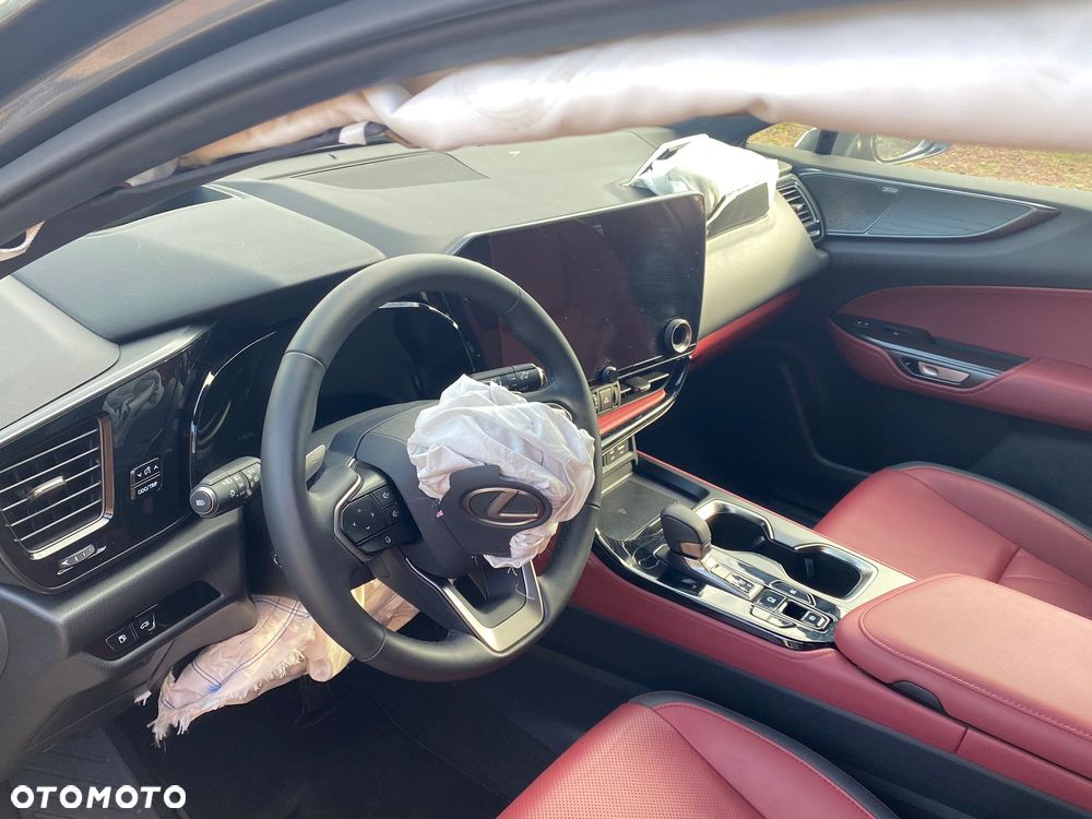 Lexus NX 350h Omotenashi AWD - 14