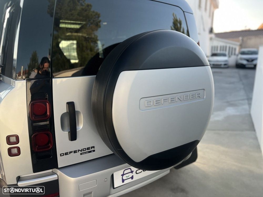 Land Rover Defender 110 D240 S - 7