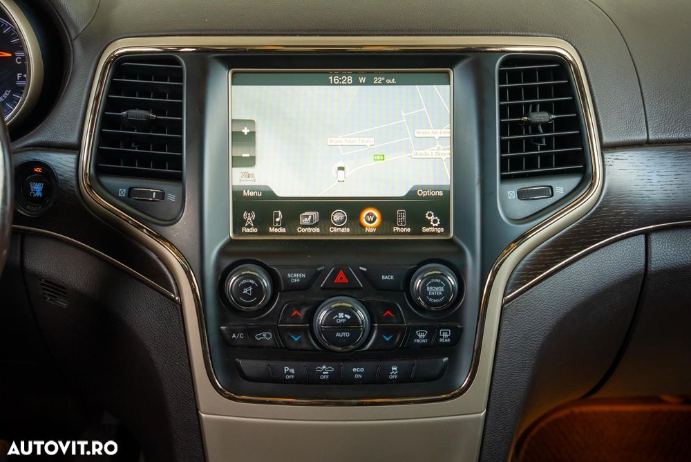 Jeep Grand Cherokee - 15