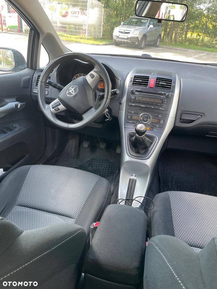 Toyota Auris 1.6 2010 - 2