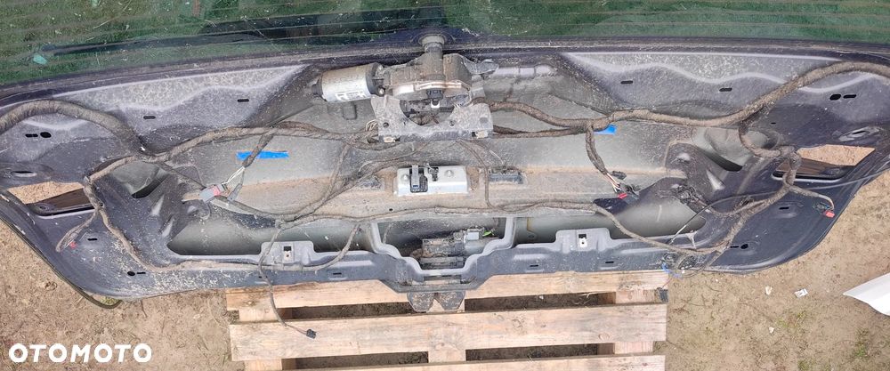 Klapa Bagażnika Z Kamerą Cofania Volkswagen Touareg 2 II 7P - 5