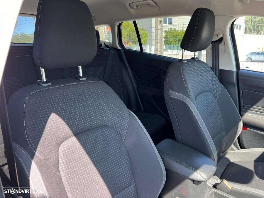 Ford Focus SW 1.5 TDCi EcoBlue Active - 11