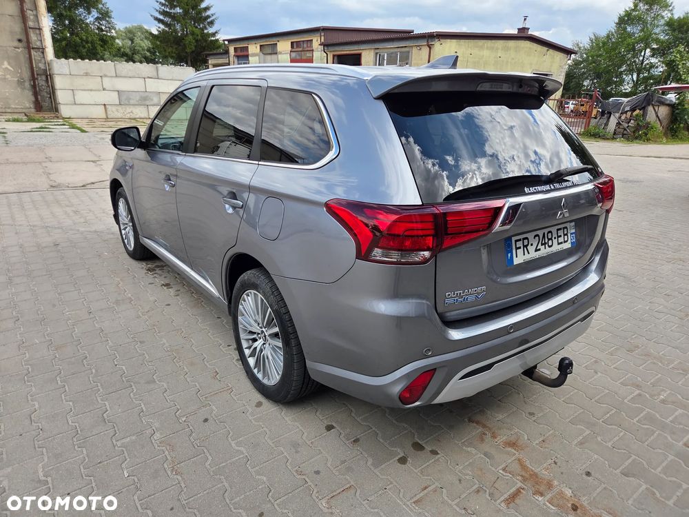 Mitsubishi Outlander - 14