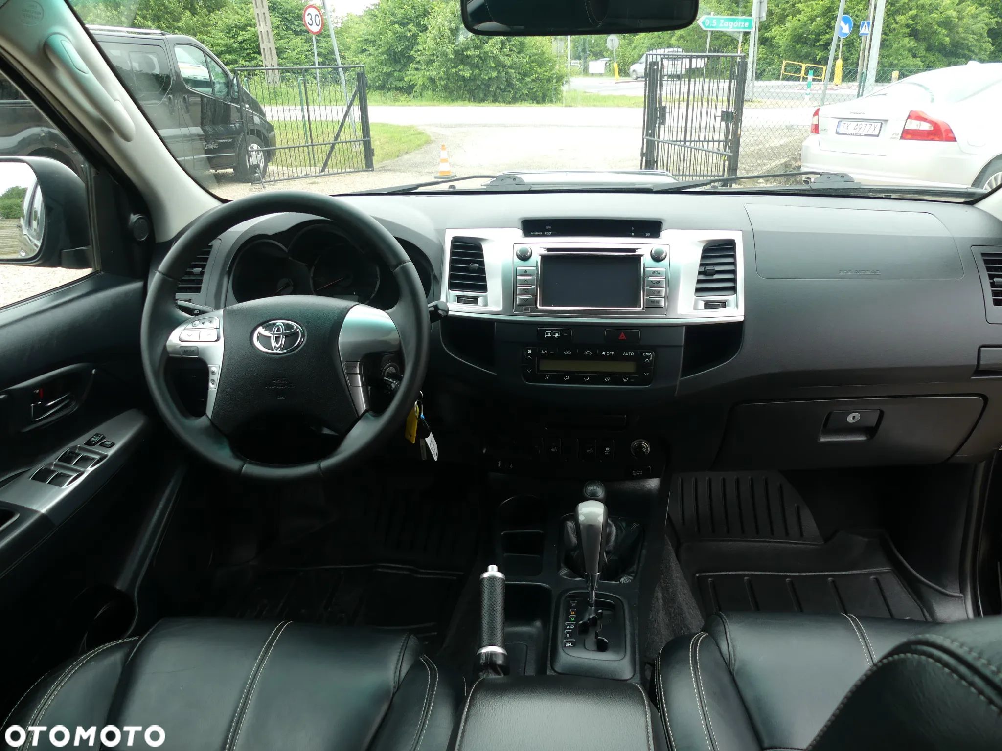 Toyota Hilux 4x4 Double Cab Autm Executive - 25