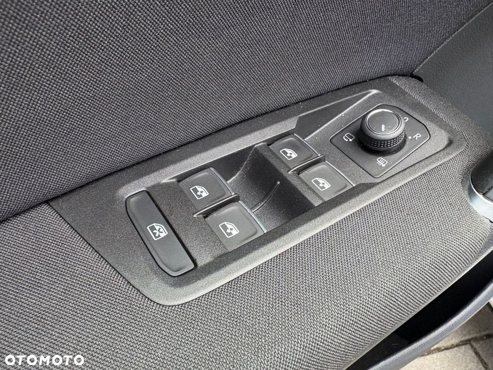 Volkswagen Touran - 21