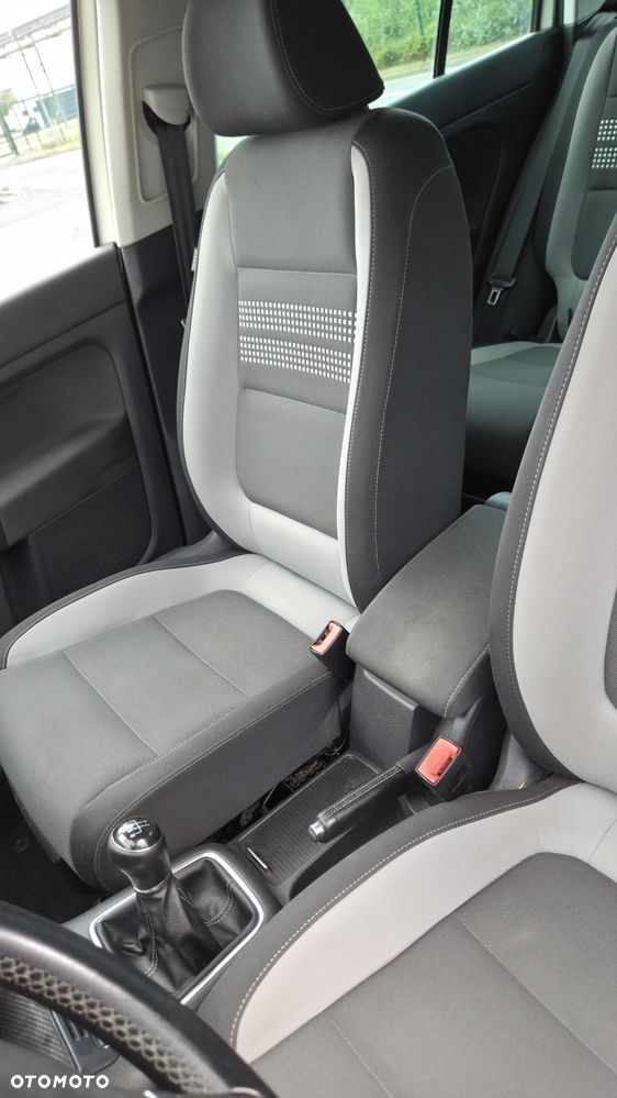 Volkswagen Golf Plus 1.6 TDI DPF Life - 19
