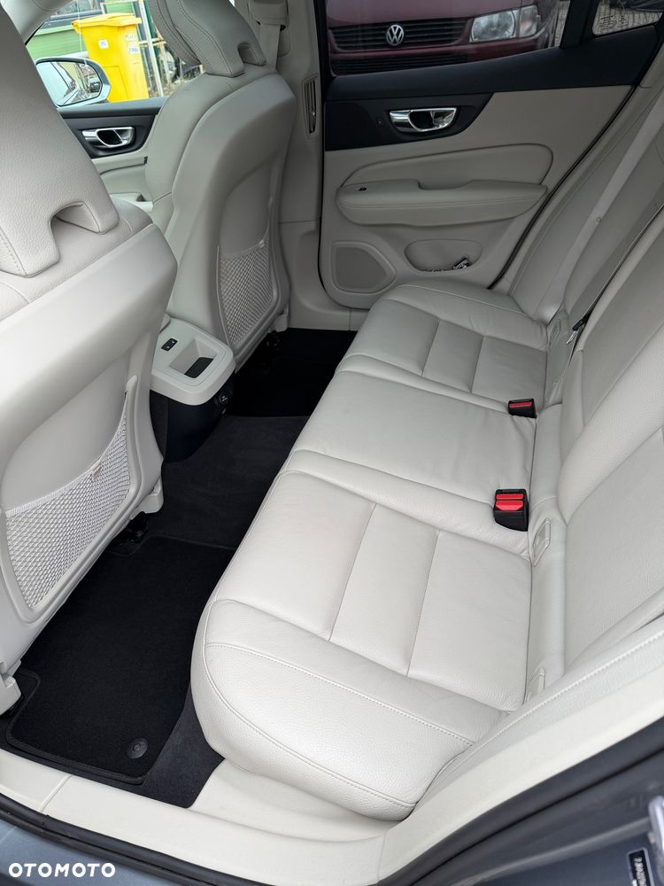 Volvo S60 T6 AWD Momentum Pro - 11