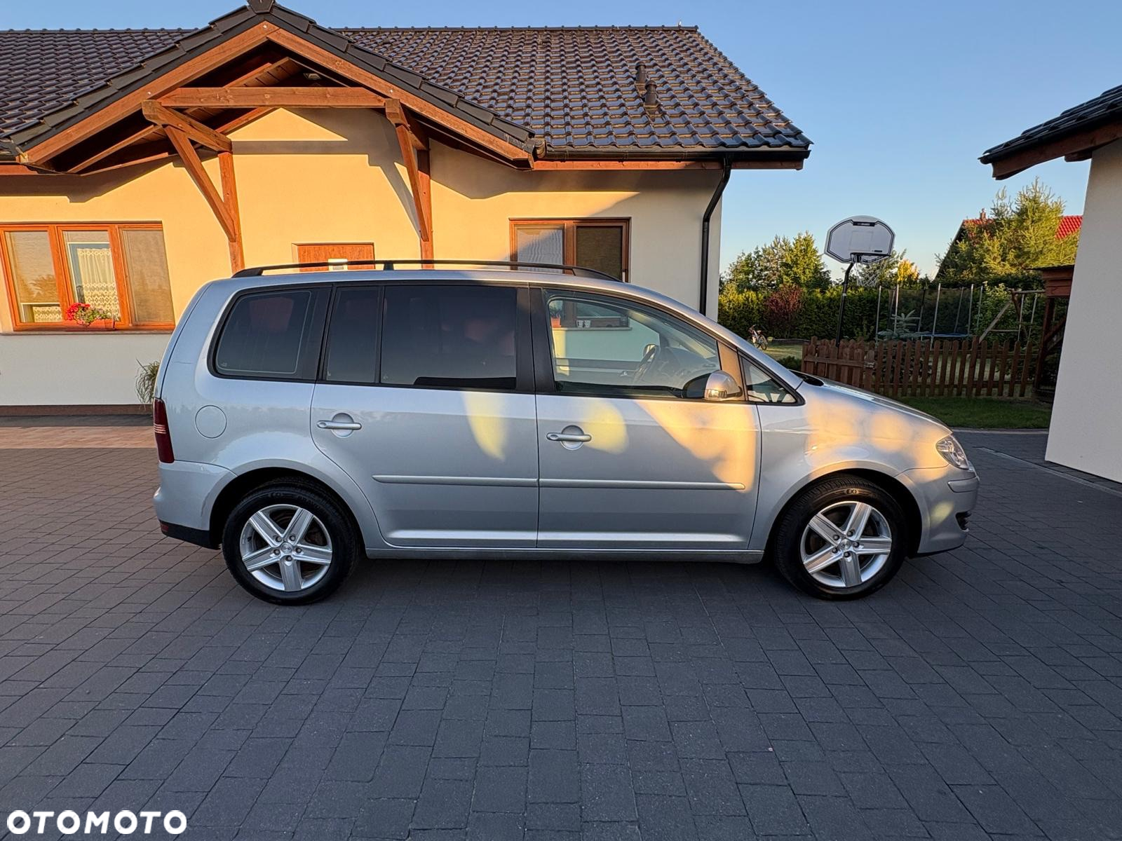 Volkswagen Touran 1.6 - 6