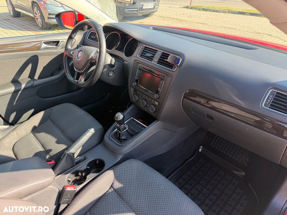 Volkswagen Jetta 1.2 TSI Comfortline - 8