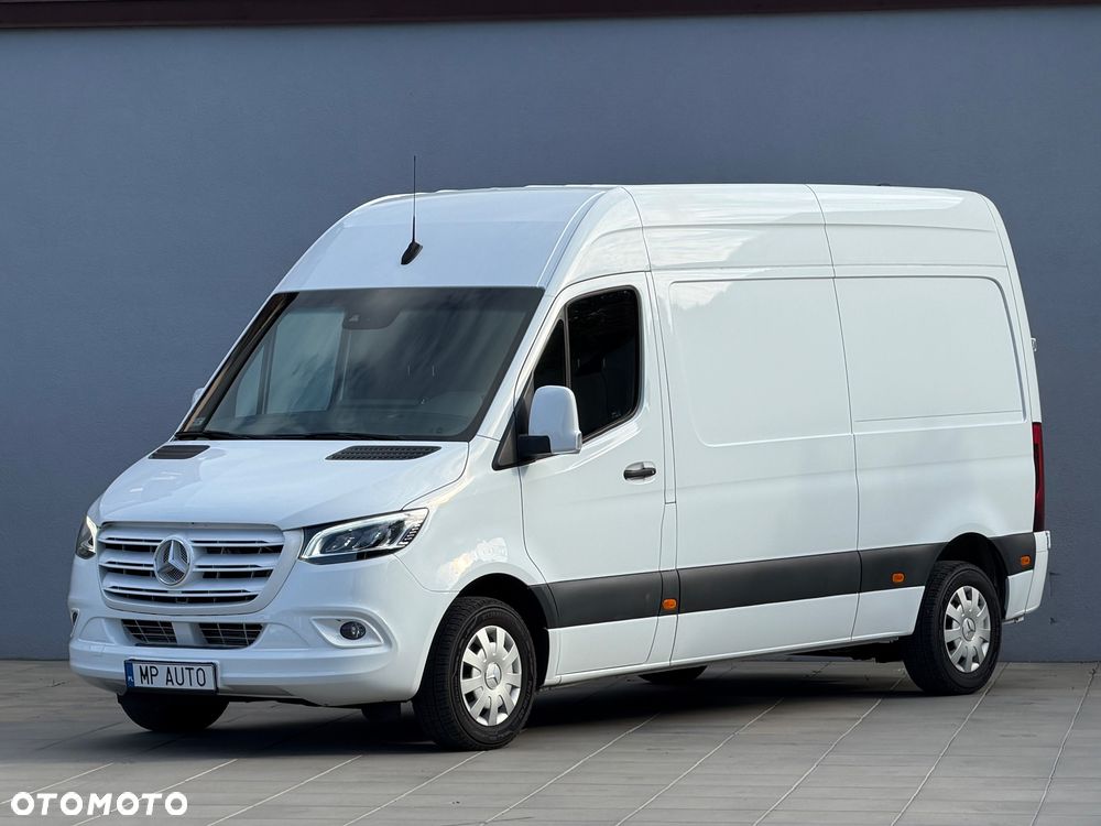 Mercedes-Benz Sprinter - 1