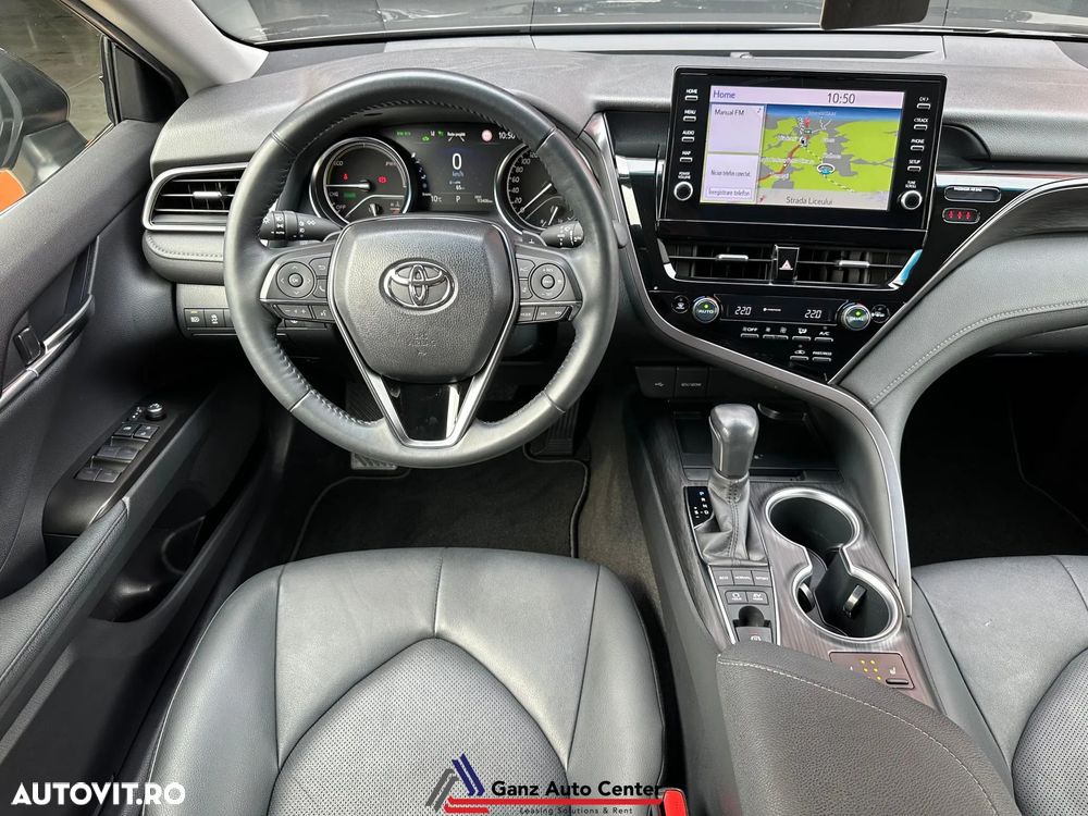 Toyota Camry Executive - 7