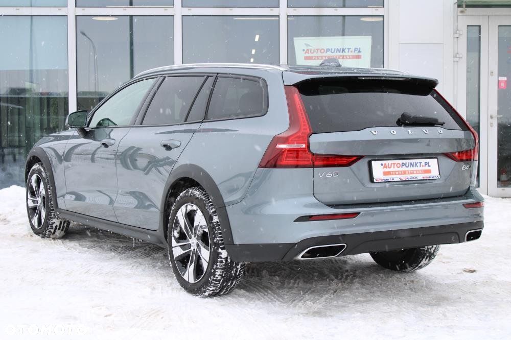 Volvo V60 Cross Country - 3