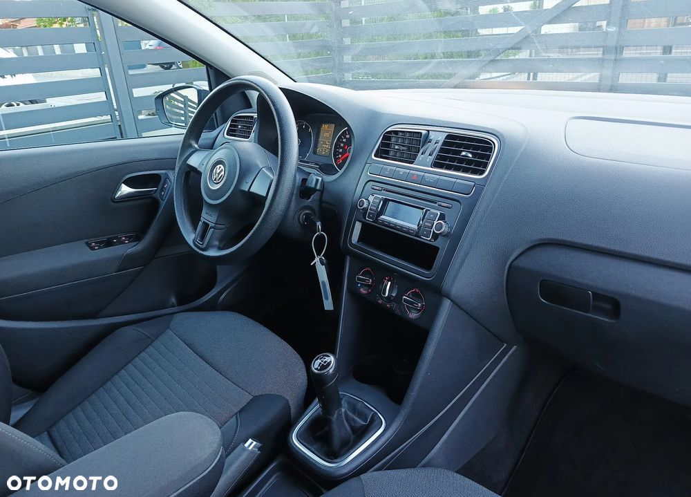 Volkswagen Polo 1.4 16V Comfortline - 19
