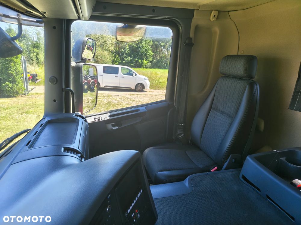 Scania P 400 6x2 - 6