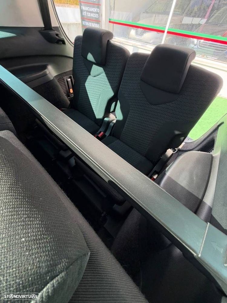 Peugeot 308 SW 1.6 HDi Executive CVM6 - 18