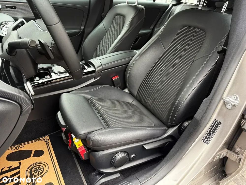 Mercedes-Benz CLA 200 d Shooting Brake 8G-DCT Progressive - 32