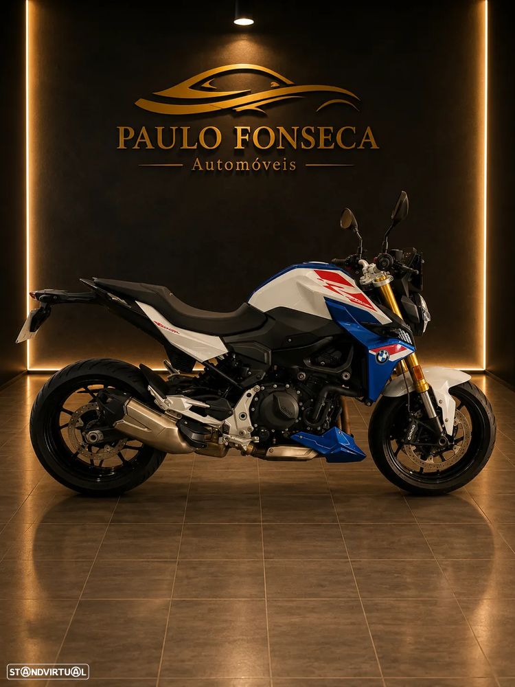 BMW F 900 R Tricolor - 3