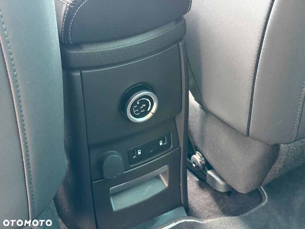 Renault Espace 1.8 TCe FAP Initiale Paris EDC - 32