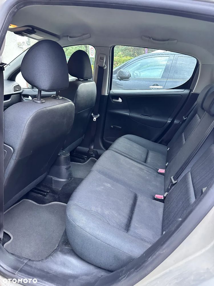 Peugeot 207 1.4 HDi Presence - 6