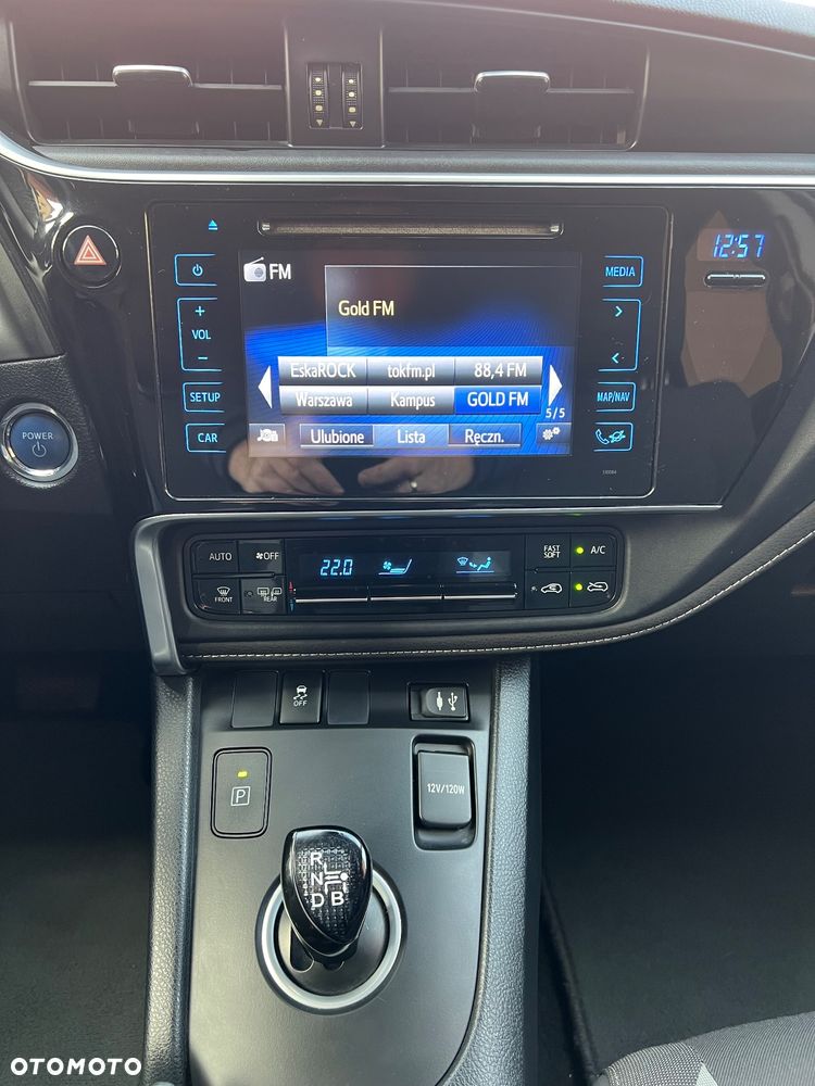 Toyota Auris 1.8 HSD Sol - 27