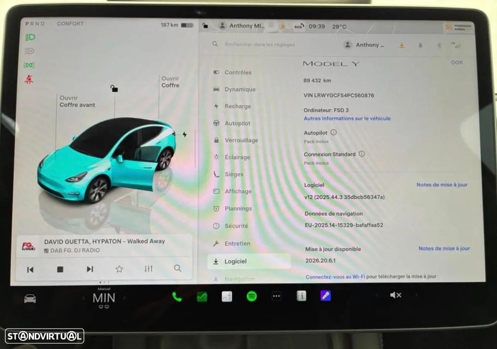 Tesla Model Y - 8