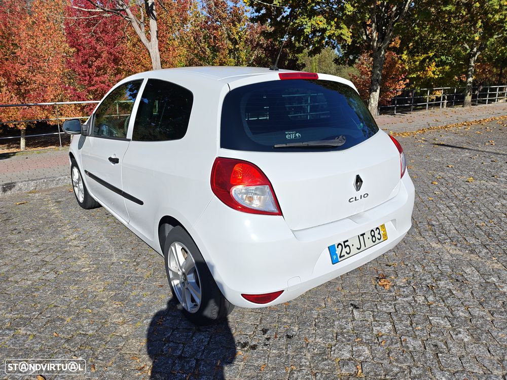 Renault Clio - 15