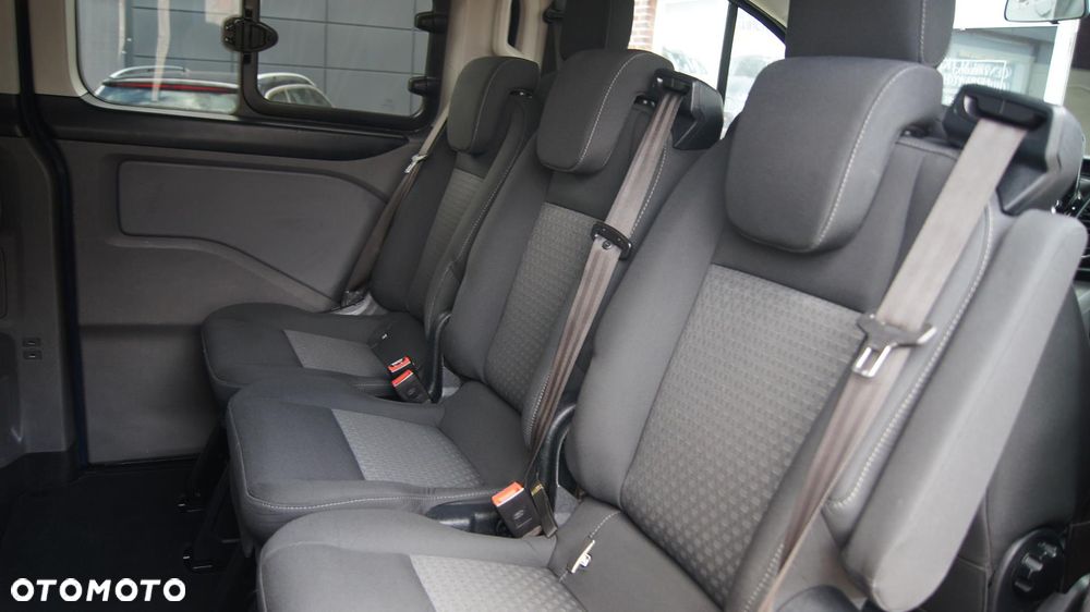 Ford Tourneo Custom 2.0 EcoBlue L1 Titanium - 19