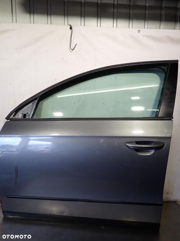DRZWI LEWY PRZÓD VOLKSWAGEN PASSAT B6 - 1