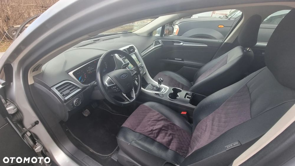 Ford Mondeo 2.0 TDCi STart-Stopp Allrad Vignale - 8