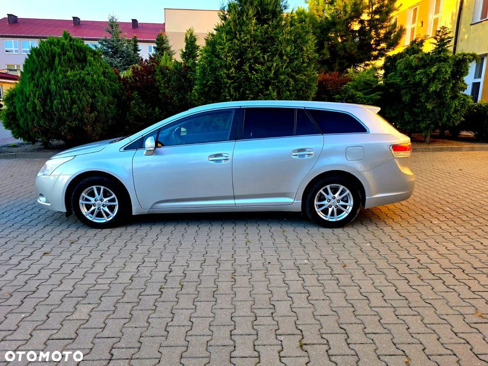 Toyota Avensis - 21