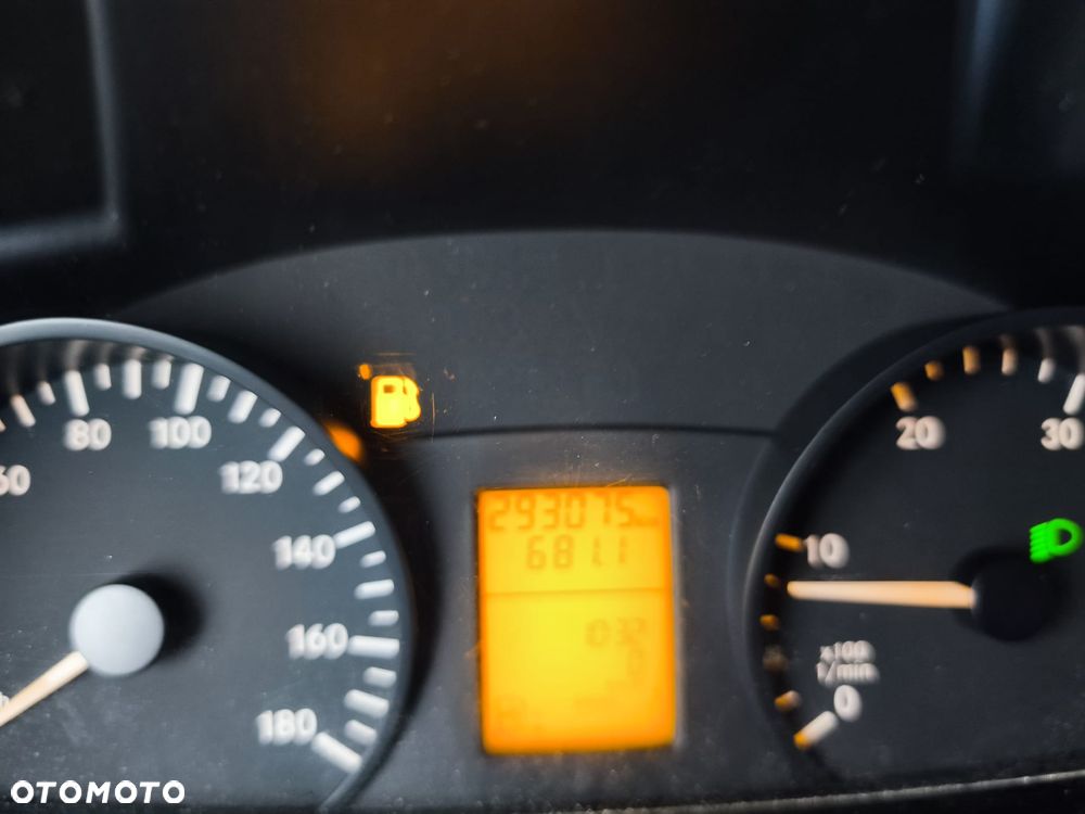 Mercedes-Benz Sprinter 906.235 - 8