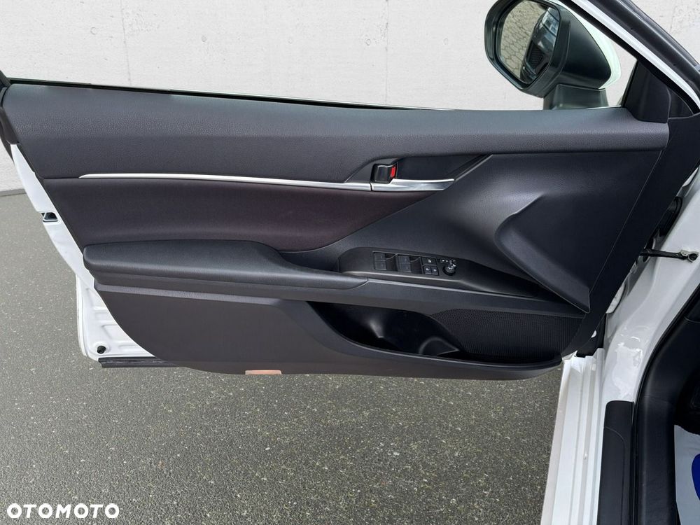 Toyota Camry - 10