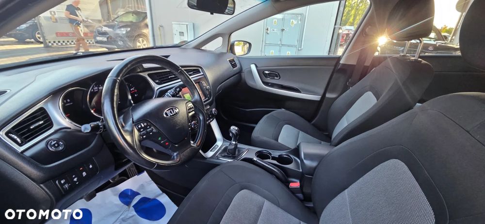 Kia Ceed 1.0 T-GDI 100 OPF Vision - 32