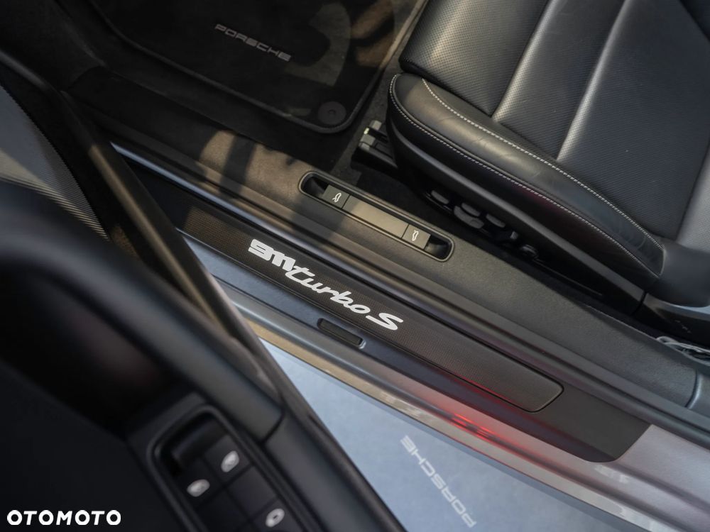 Porsche 911 Turbo S - 31