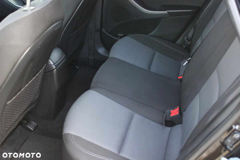 Hyundai i30 blue Kombi 1.6 GDi Style - 24