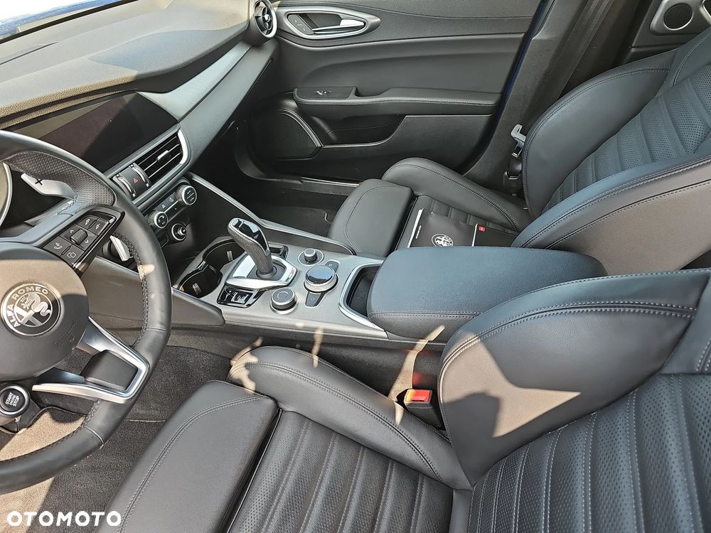 Alfa Romeo Giulia 2.0 Turbo Veloce Q4 - 16