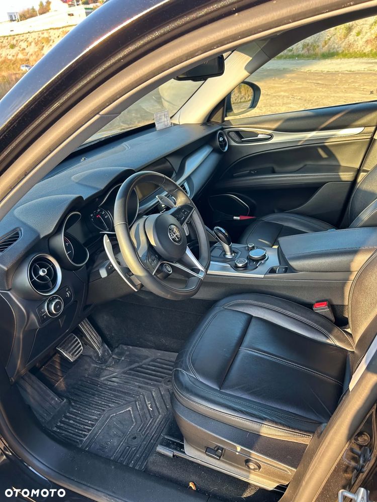 Alfa Romeo Stelvio - 9