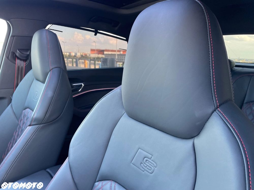 Audi Q8 Sportback e-tron - 24