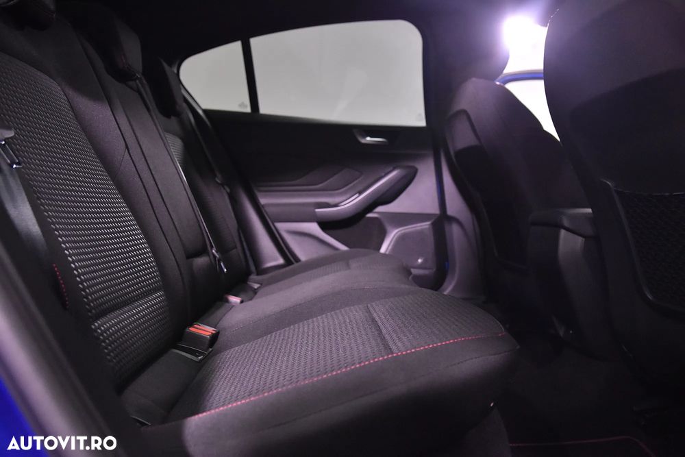 Ford Focus 1.0 EcoBoost 7DCT MHEV ST-Line - 12