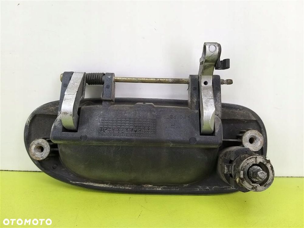 Klamka zewnętrzna przód prawa Mitsubishi Carisma II 99-04 53P Srebrny - 2