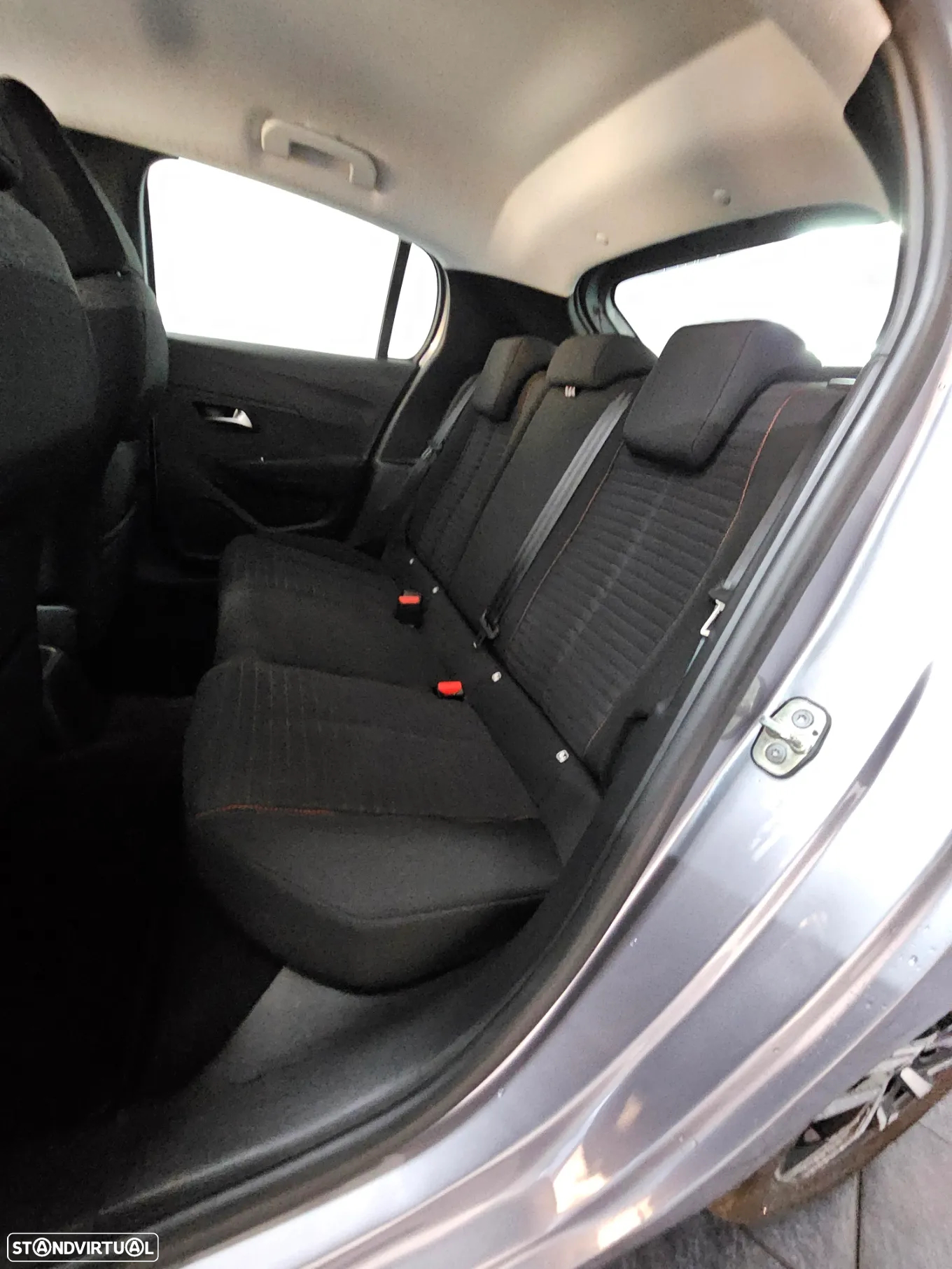 Peugeot 208 1.2 PureTech SE Style - 10