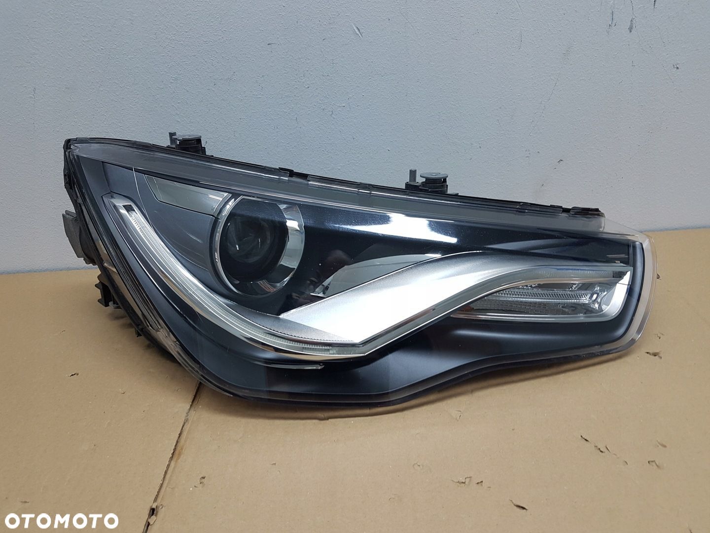 LAMPA PRZÓD PRAWA AUDI A1 8X BI-XENON LED 10-14 - 1