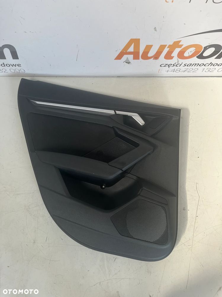 AUDI A3 8Y TAPICERKA BOCZEK DRZWI LEWY TYL 8Y0867317 - 1