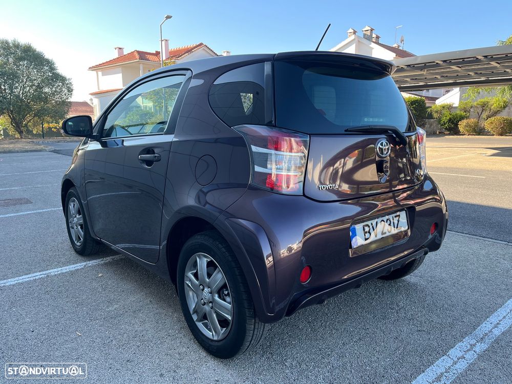 Toyota iQ 1.0 VVT-i 2 - 4
