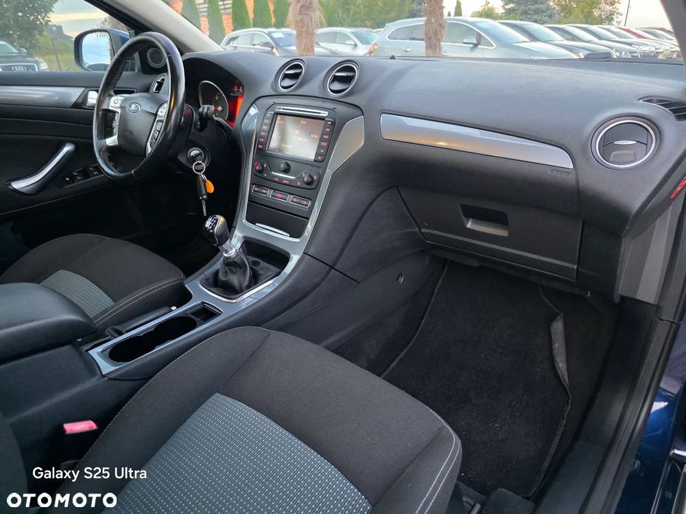 Ford Mondeo - 28