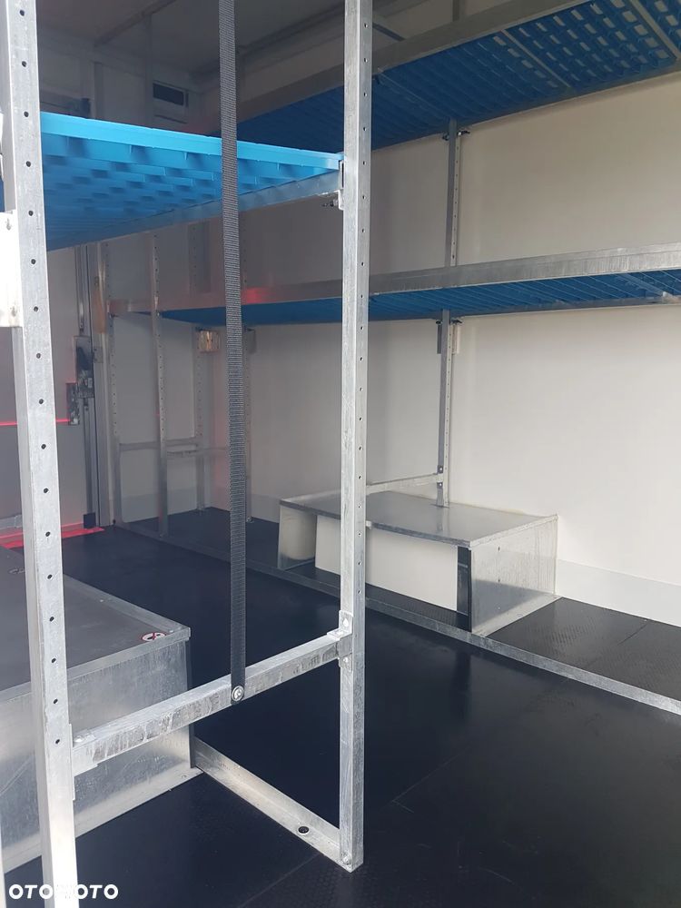 Iveco DAILY KONTENER NISKOPODŁOGOWY 4,43x2,23x2,42 SKLEP FOODTRUCK BAR KLIMA KONIOWÓZ KAMPER - 24
