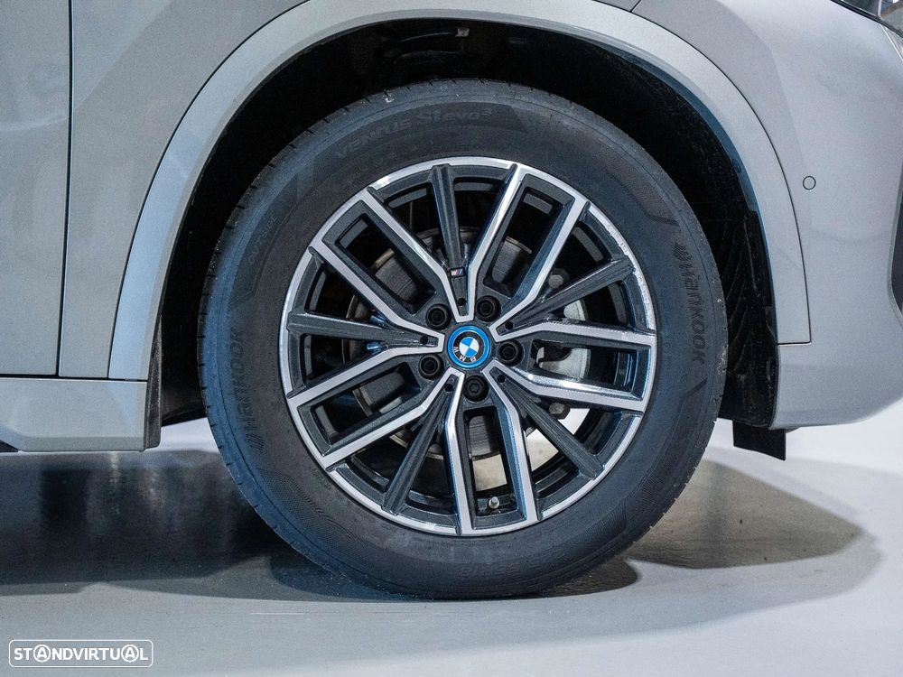 BMW iX1 eDrive20 Pack Desportivo M - 35